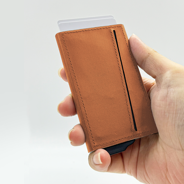 MAG CARD - RFID & NFC Blocking Magnetic Aluminium Card Holder