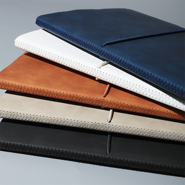 STITCHY NOTE - Elegant A5 Notebook with 96 Sheets and Document Pocket