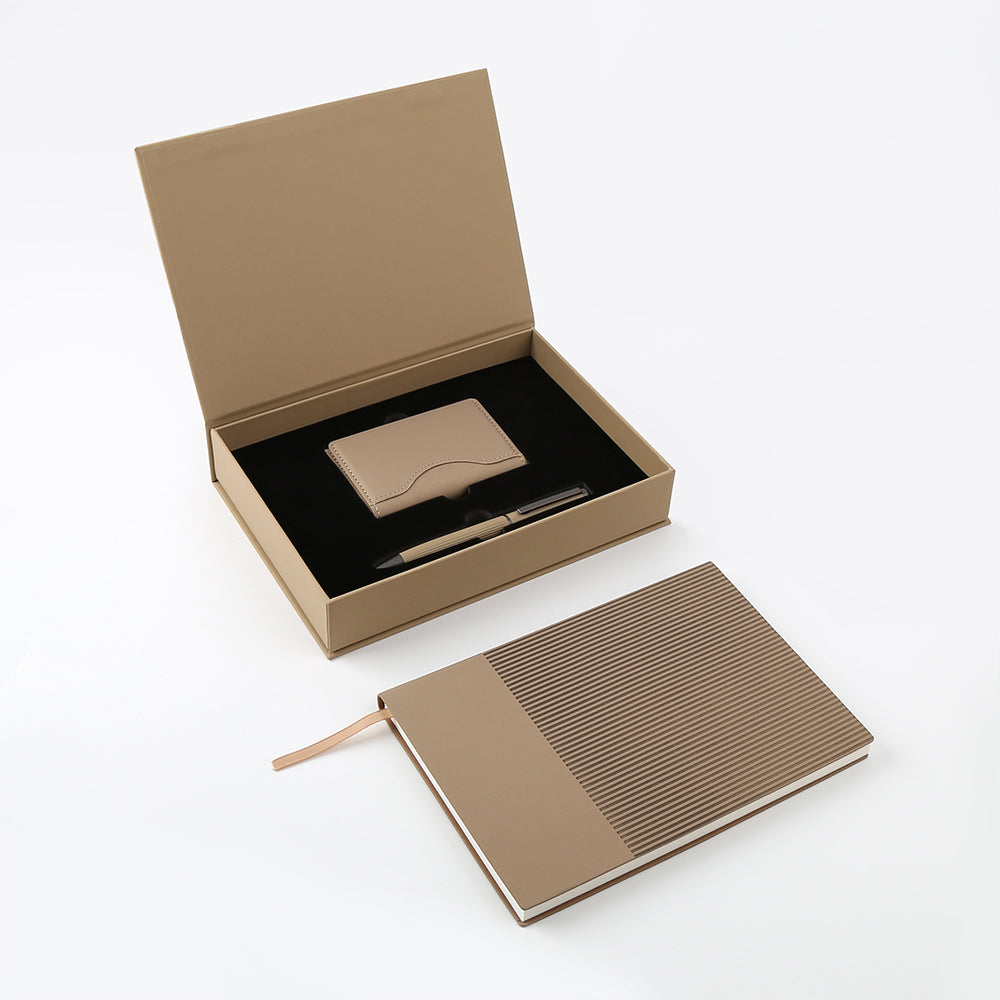 AGENDA PRO SET – Executive 4-Piece Notebook Gift Set with PU Binder, Metal Pen & Card Holder for Professionals