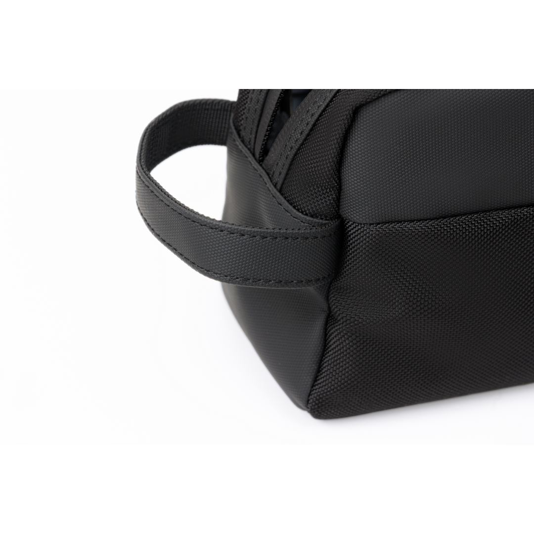 O-Pouch Modern Essentials Bag