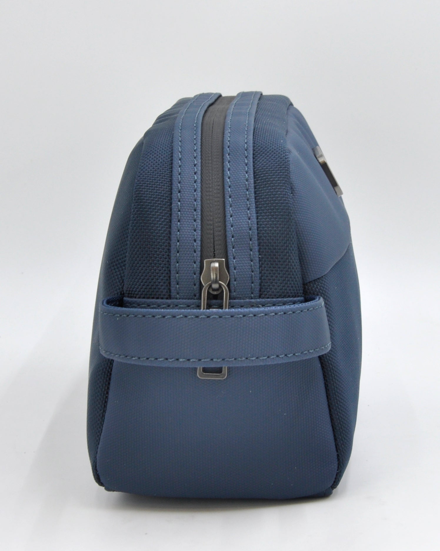 O-Pouch Modern Essentials Bag