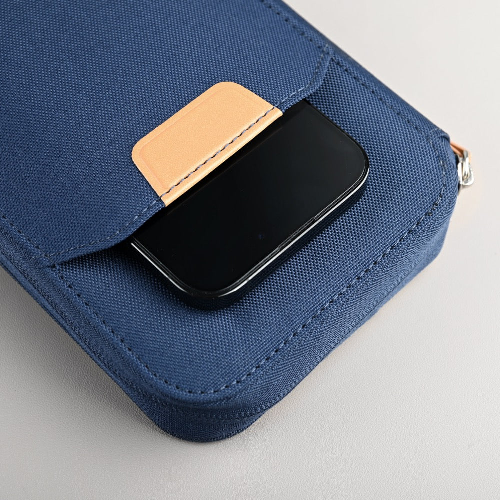 RPET TRAVI - Eco-Friendly Travel Wallet with Multiple Slots and Zipper Closure
