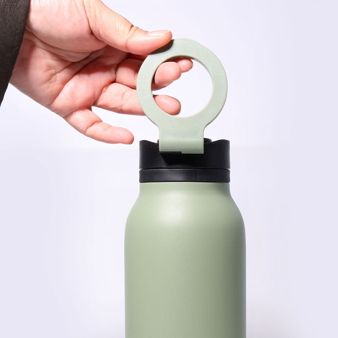BOTELLA PRO - 900ml Multi-Functional Drink Bottle with Magnetic Phone Loop
