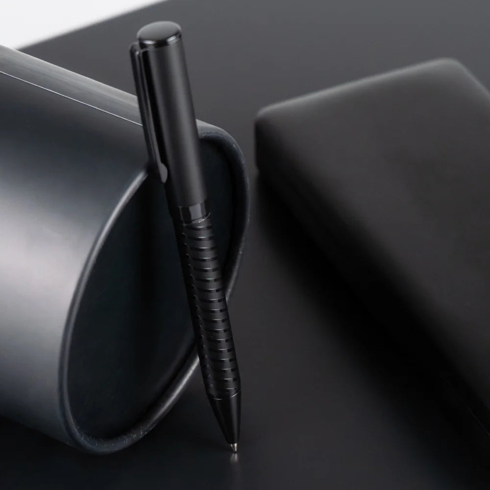 Black Metal Pens with Spiral Design Barrel