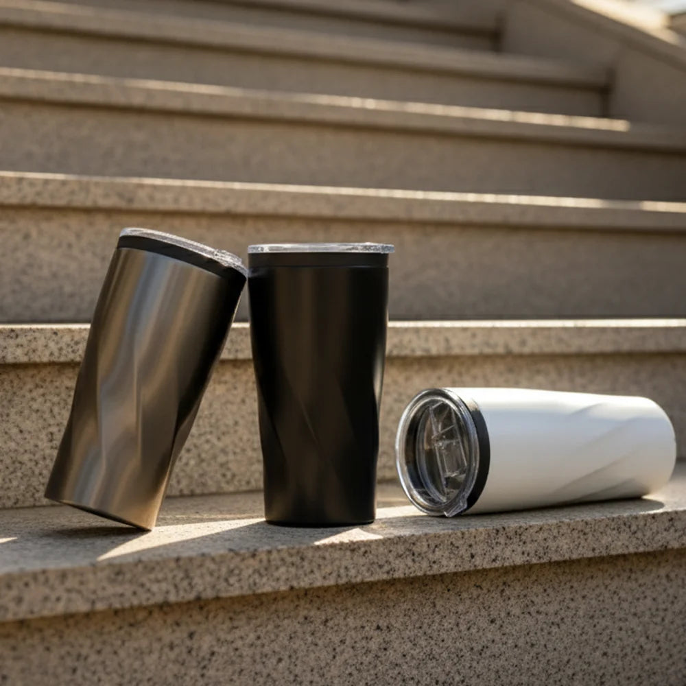 Double Wall SS Tumblers with PP Interior and Transparent Lid 580ml