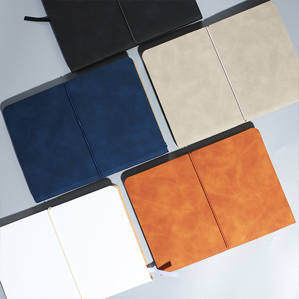 STITCHY NOTE - Elegant A5 Notebook with 96 Sheets and Document Pocket