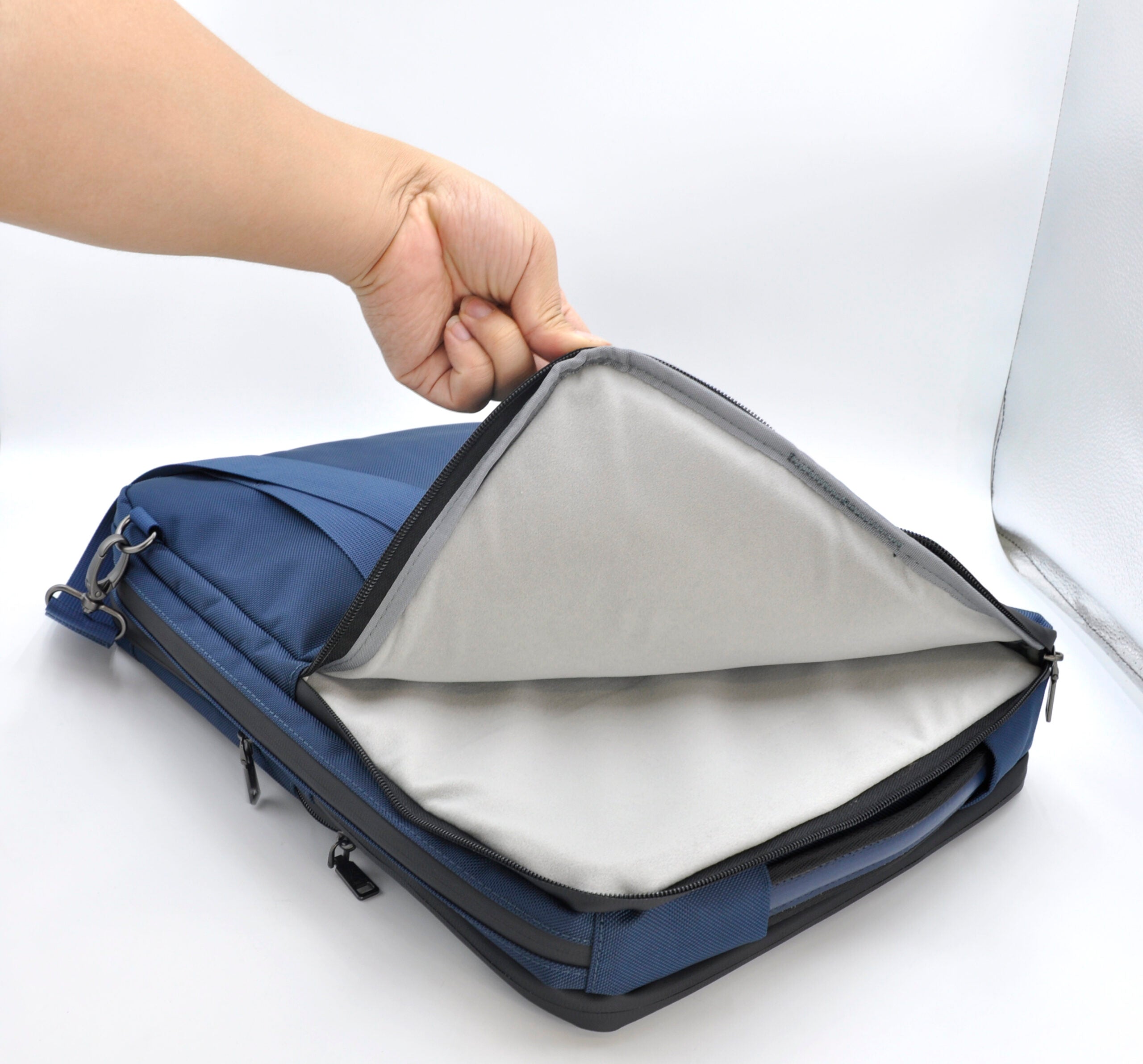 O-AlphaBag – Stylish 3-in-1 Travel Bag