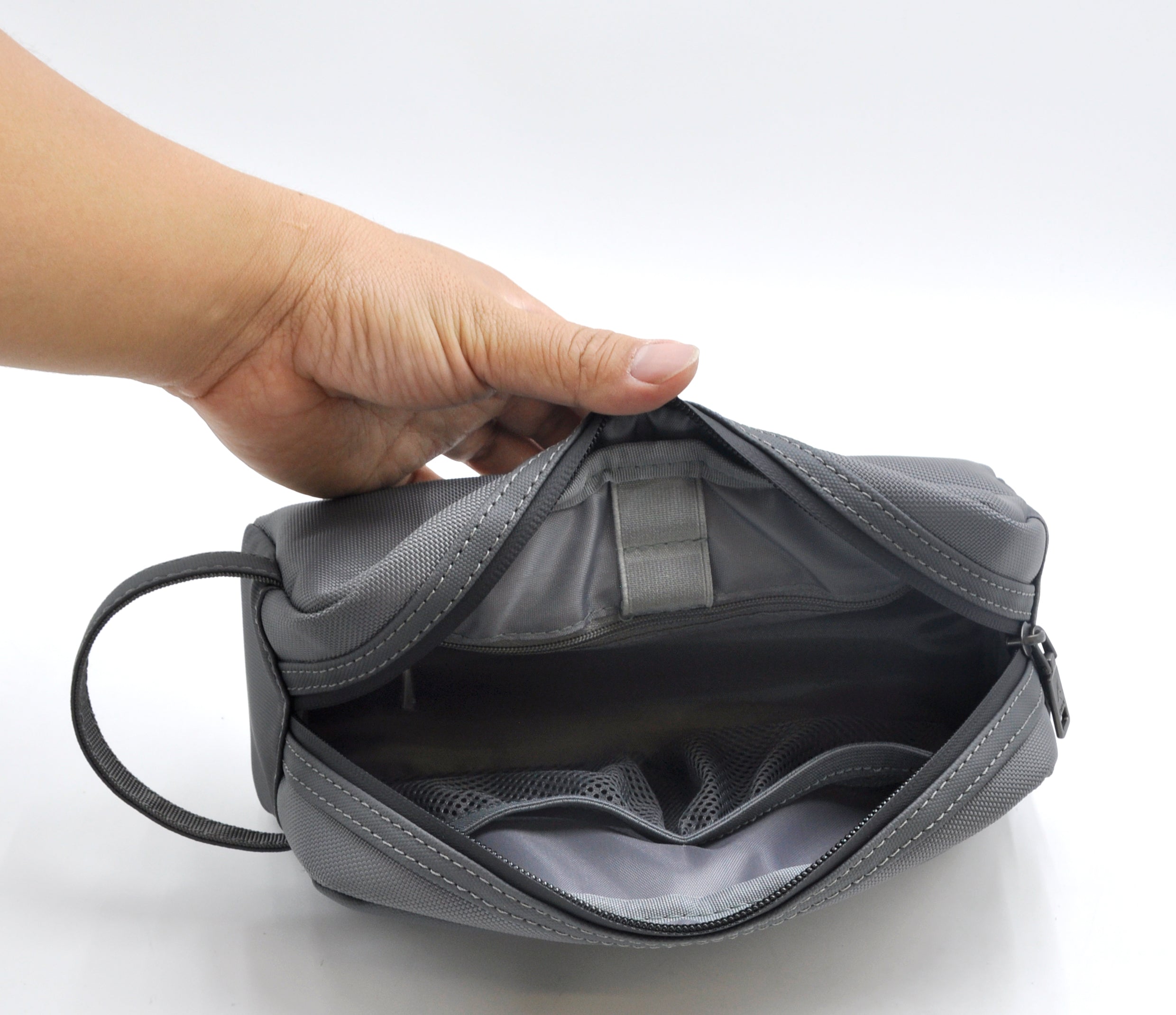 O-Pouch Modern Essentials Bag